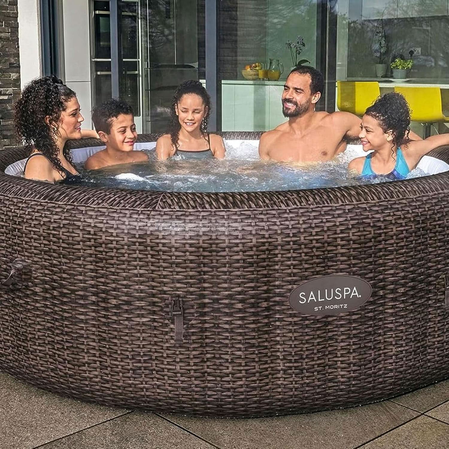 7 Person Round Inflatable Hot Tub 180 Jets Energy Efficient